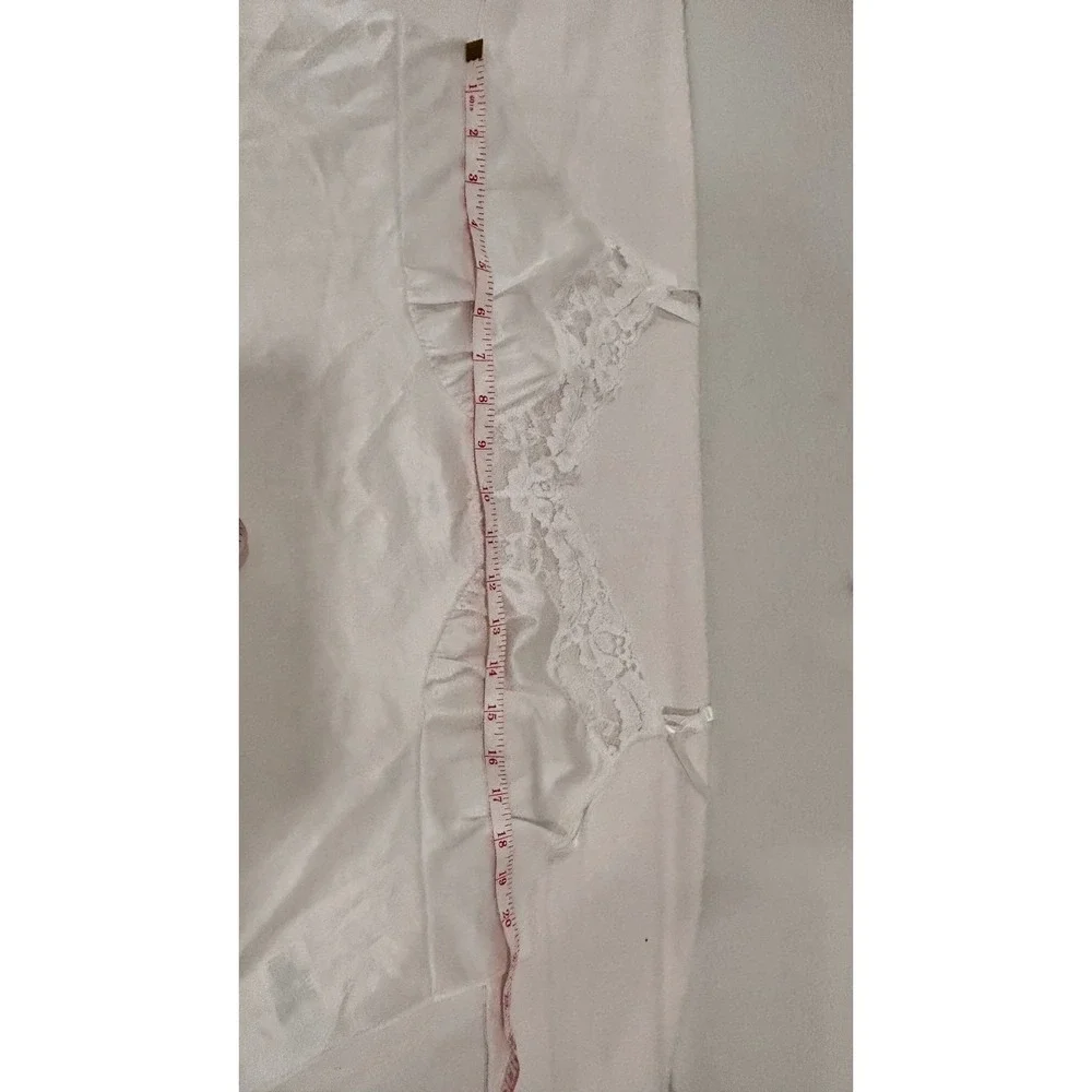 Vassarette White Nylon Full Slip Lace Trim Adjustable Strap Style 10-805 Size 28